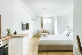 Cute semi-basement studio near Panormou metro